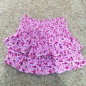 cute ruffle skirt!!